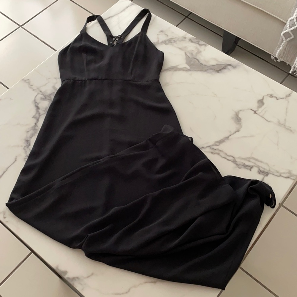 Forever 21 Women’s Black maxi dress with beautiful back XSmall